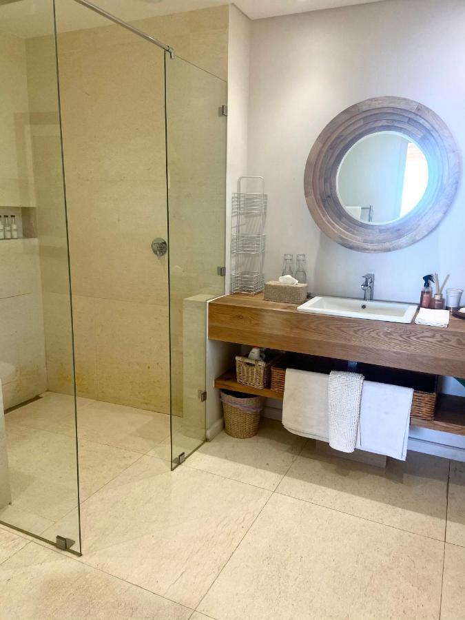 Villa Del Mar: Luxurious Sea View Suite in Bantry Bay Cape Town Exterior photo