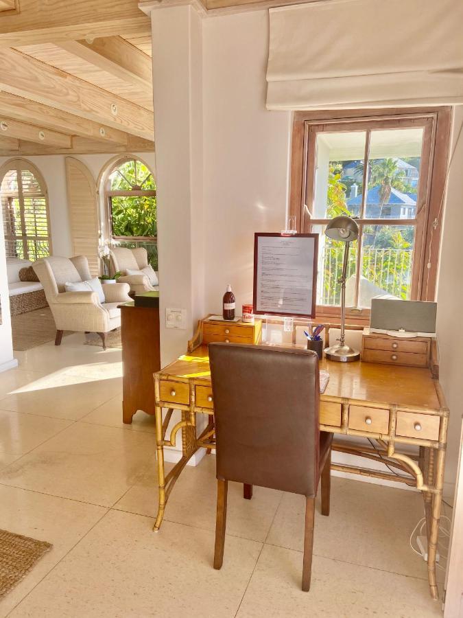 Villa Del Mar: Luxurious Sea View Suite in Bantry Bay Cape Town Exterior photo